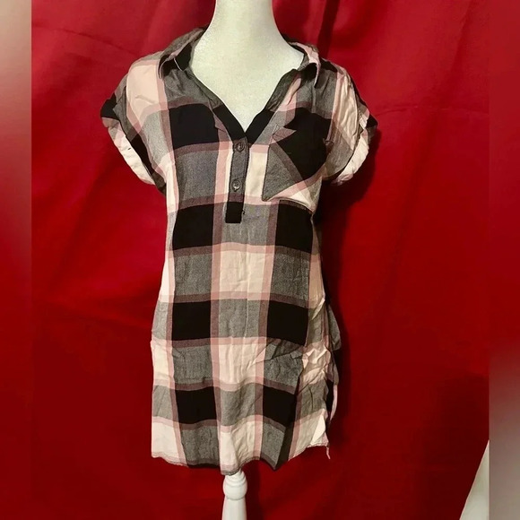 Rock & Republic Tops - Rock & Republic women’s tunic‎